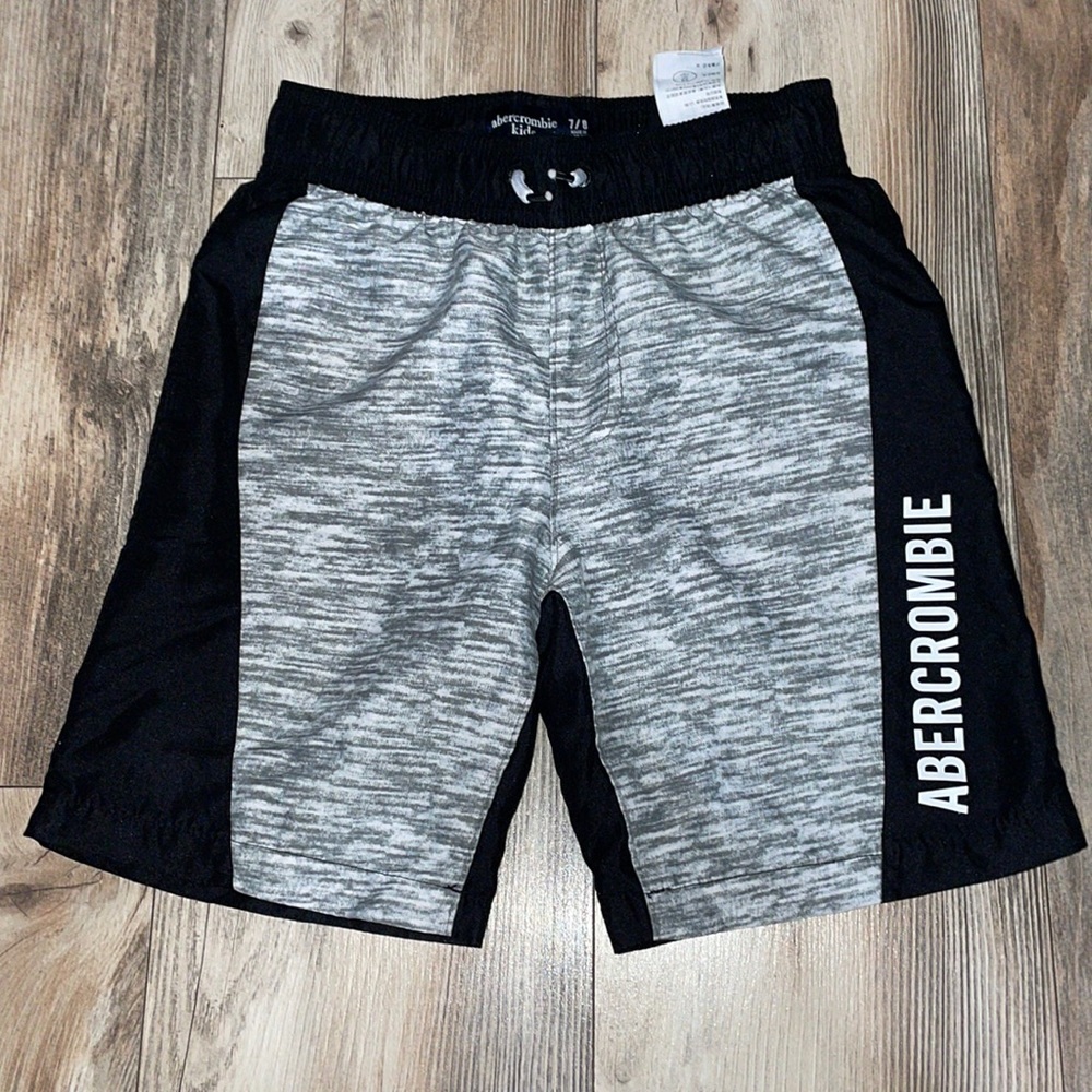 ABERCROMBIE KIDS Boys Shorts. Size: 7/8